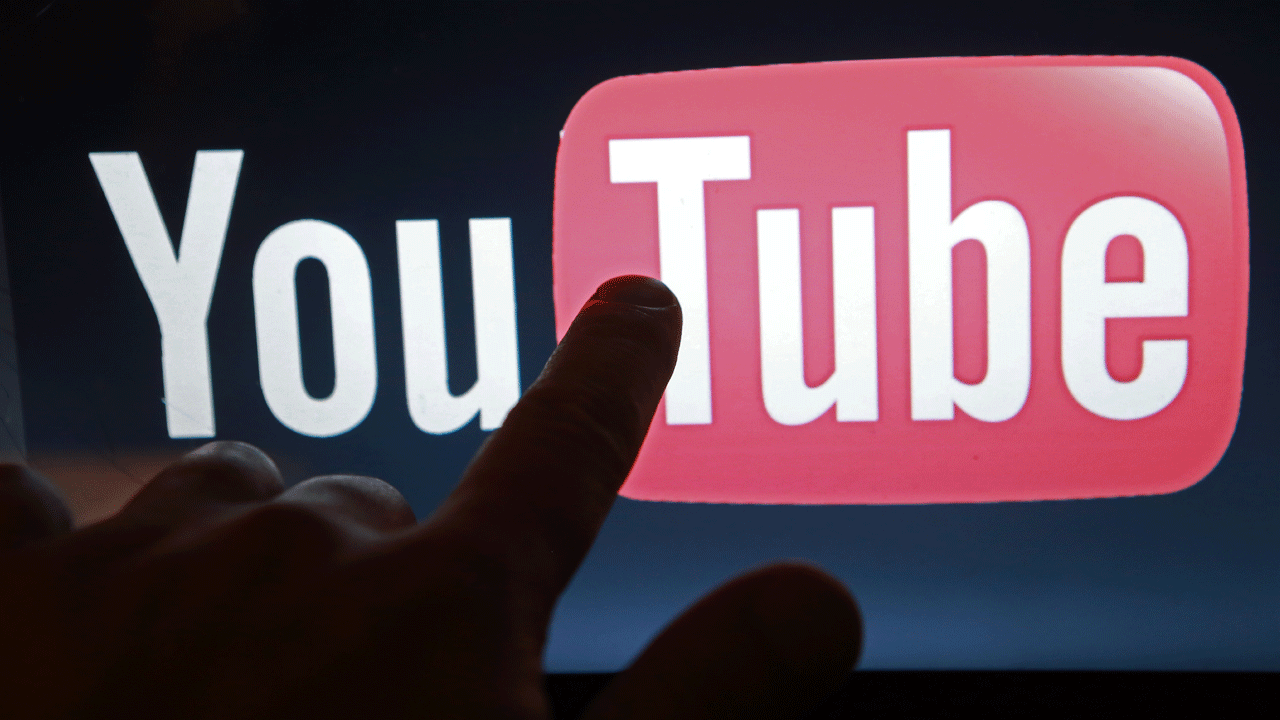 YouTube acusada por violar privacidad de menores
