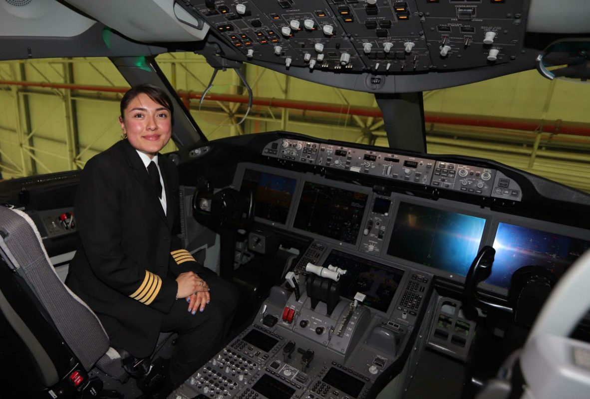La mexicana que ‘mandó a volar’ los prejuicios para ser piloto