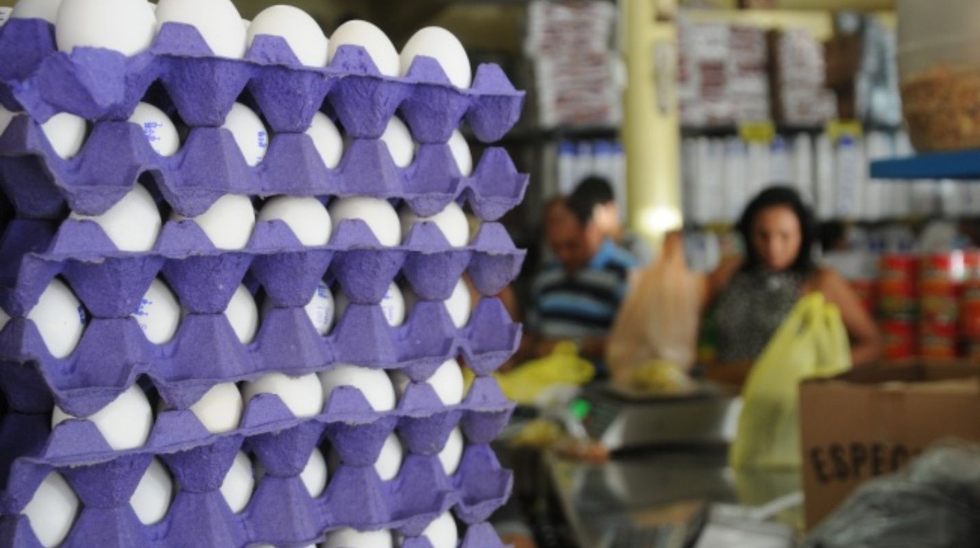La torta de huevo se convierte en un lujo, se disparan precios de sus principales ingredientes