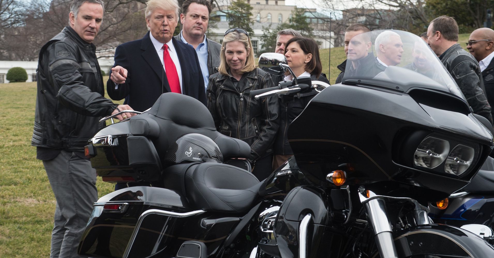 Trump amenaza a Harley-Davidson con aranceles por mudar producción al extranjero