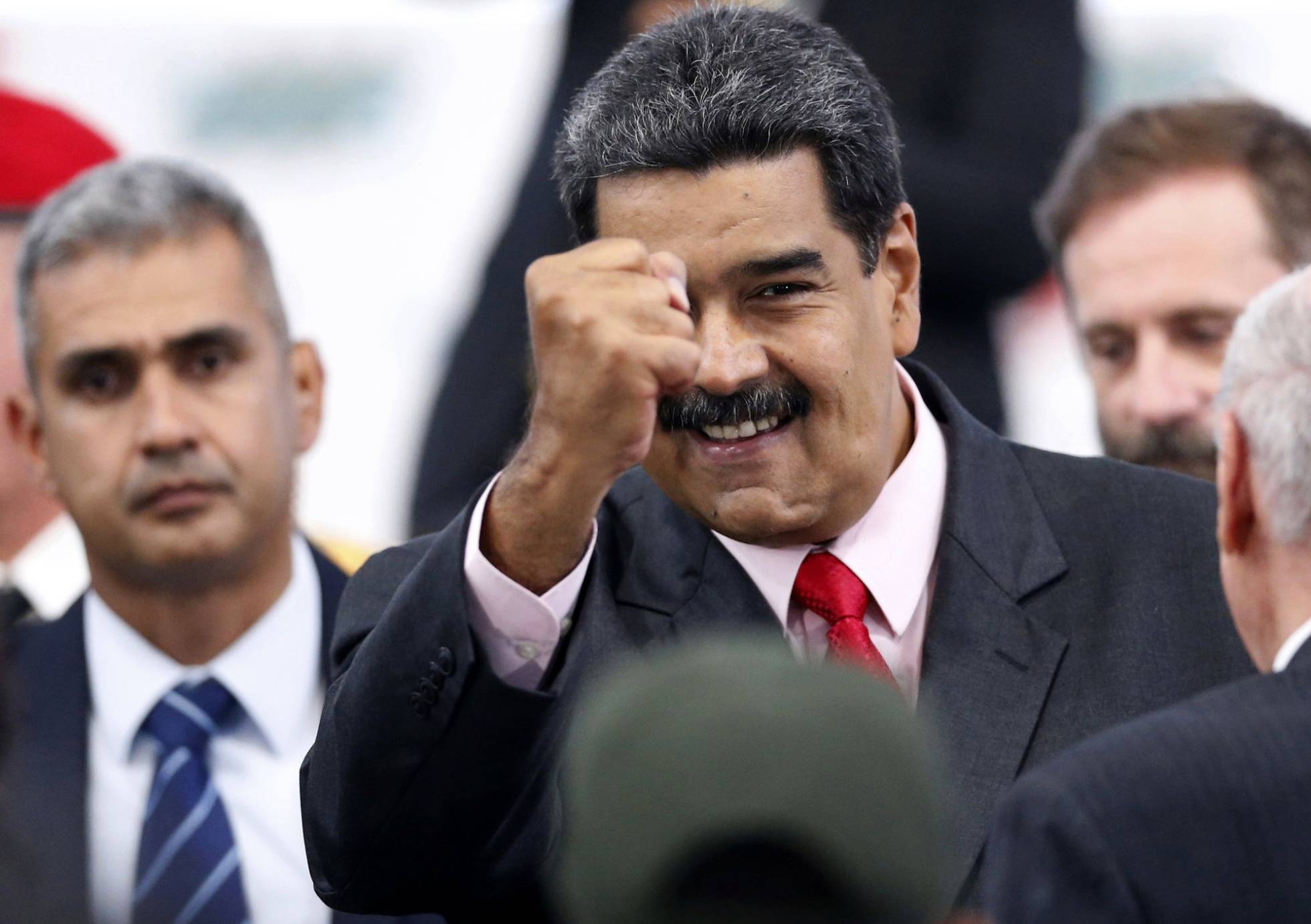 Una red malversó 1.200 millones de dólares de la petrolera venezolana