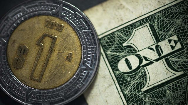 Dólar interbancario ‘salta la valla’ de los 19 pesos