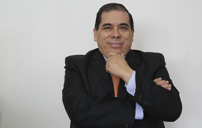 Inversión debe empujarse a áreas de educación y salud, señala López Elías