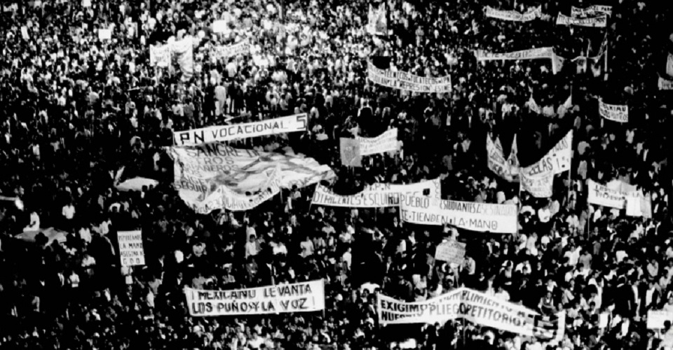 1968: En absoluto silencio, 300 mil estudiantes marchan de Antropología al Zócalo