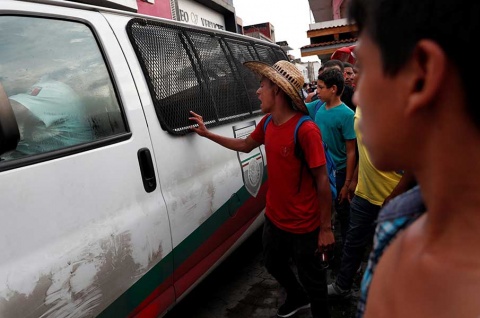 Caravana migrante pide autobuses para ir de Oaxaca a CDMX