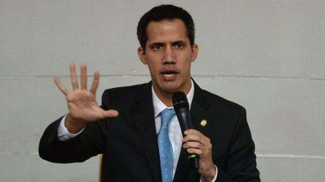 Crisis en Venezuela: la Asamblea Nacional anuncia que asume competencias del gobierno al que no reconoce