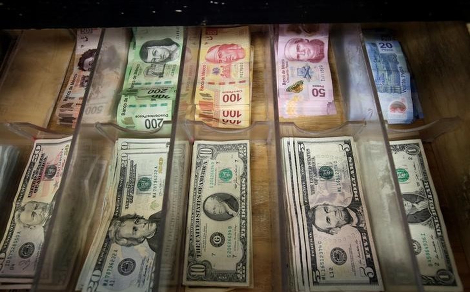 El dólar interbancario rompe el piso de los 19 pesos