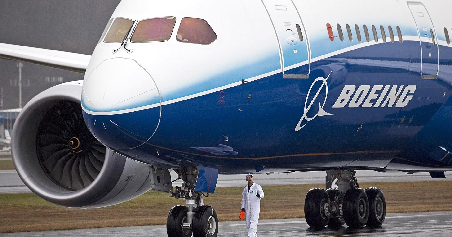 Crisis de acciones de Boeing se agudiza tras nuevas suspensiones de vuelos del avión 737 MAX 8
