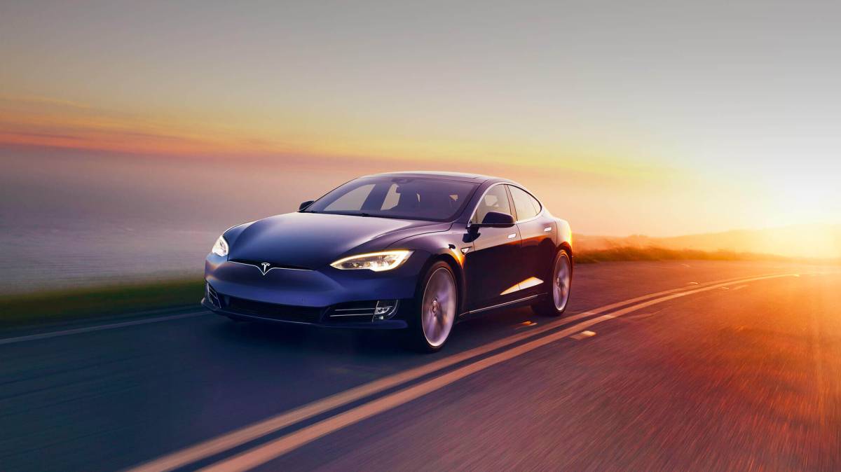Tesla lanzará su vehículo autónomo y quiere que lo uses de taxi