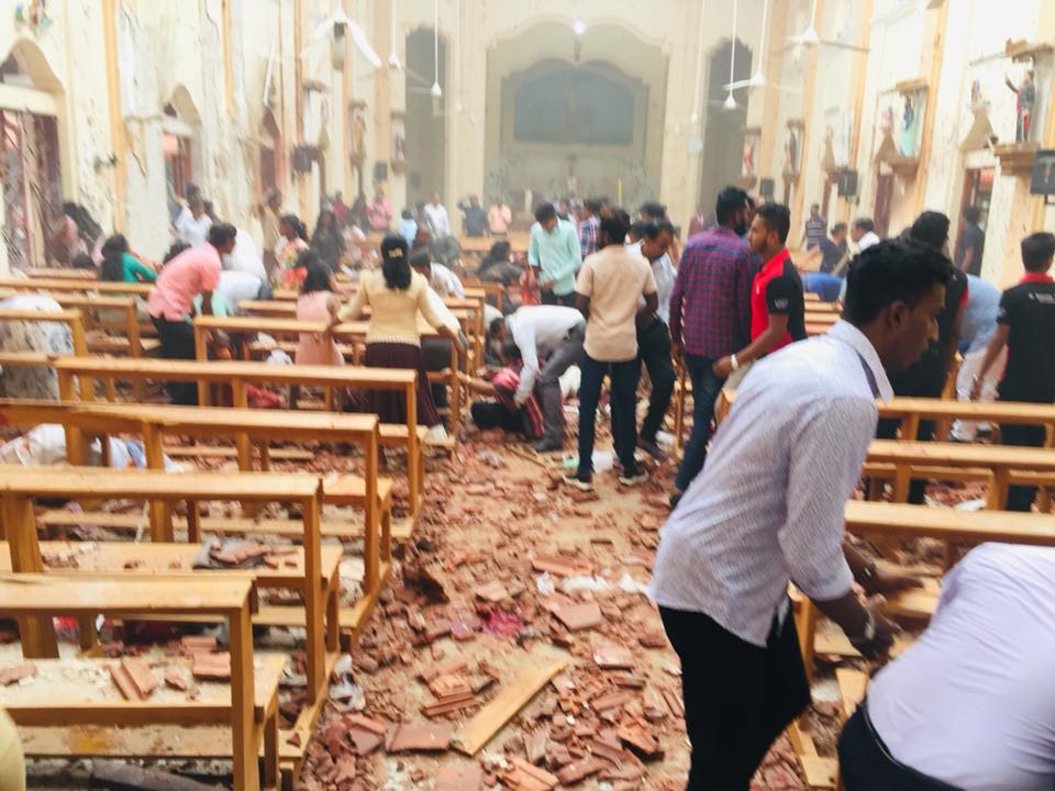 Aumenta a 359 la cifra de muertos por atentados en Sri Lanka