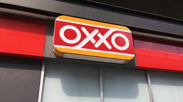 Oxxo dice adiós a las bolsas de plástico