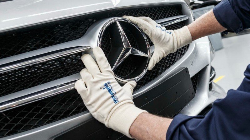 Multan a Daimler en Alemania por escándalo de emisiones