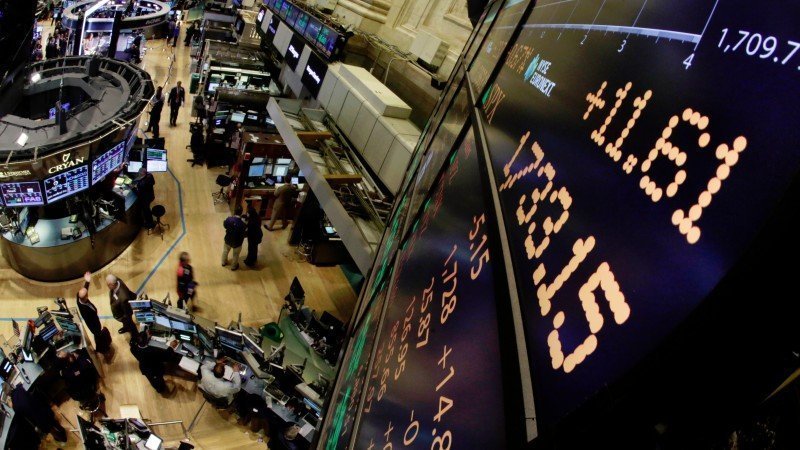 Rompen nuevo récord Dow Jones y Nasdaq en EU