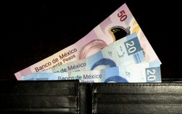 Los sueldos en México se desplomarán 20%, tras despidos por coronavirus