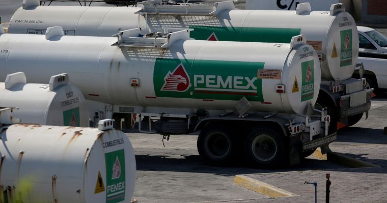 Pemex acuerda aumento salarial con sindicato de trabajadores petroleros