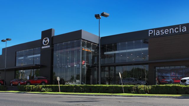 Mazda busca vender 50% de sus autos en línea
