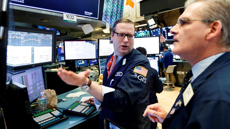 Wall Street abrió la semana con importantes alzas impulsadas por las tecnológicas