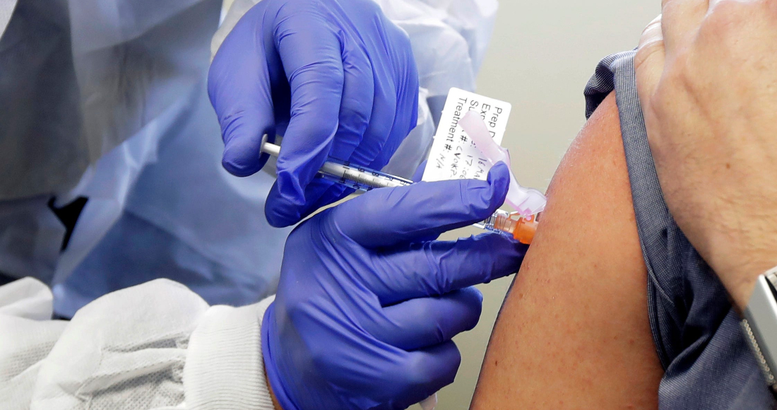 Vacuna de AstraZeneca y Oxford causa “fuerte respuesta inmune” en estudio de Universidad de Bristol