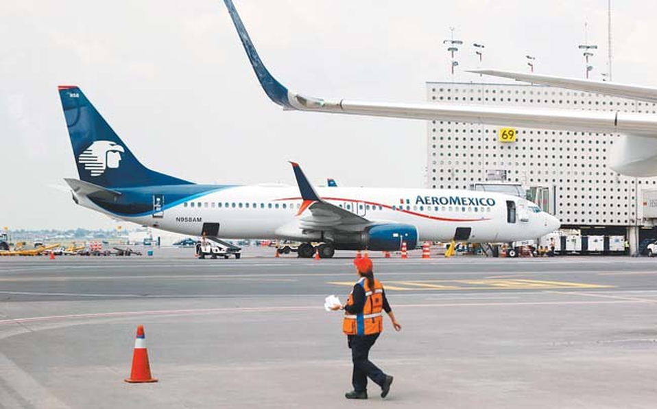 Autorizan a Aeroméxico despido de mil 230 empleados como parte de reestructura