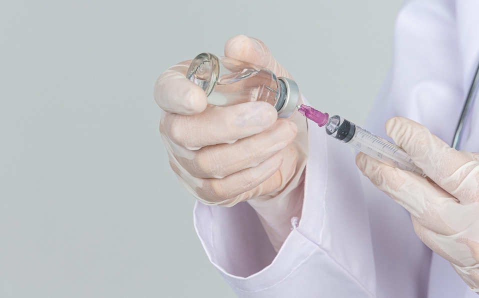 Vacuna anticovid estará hasta 2021, se debe acabar con falsas expectativas: OPS