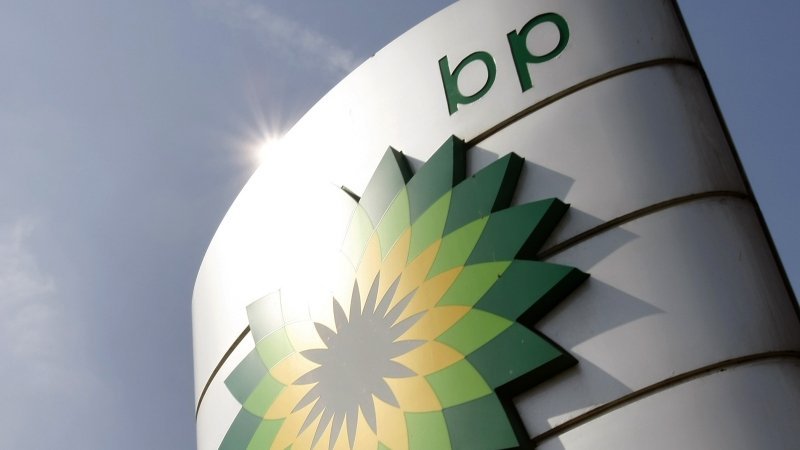 BP pierde 20,300 millones de dólares por desplome de los precios petroleros