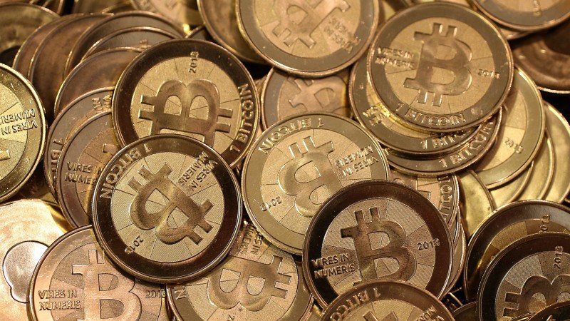 Bitcoin alcanza el umbral de los 50,000 dólares por primera vez en su historia