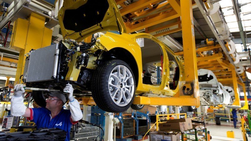 La producción mundial de automóviles cayó 16% en 2020