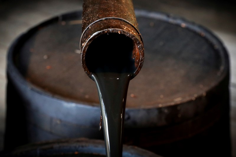 Petróleo repunta más de 20 centavos; mantiene inquietud por Covid-19 y suministros