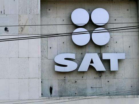El SAT suspende a 82 empresas exportadoras e importadoras