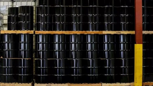 Petróleo repunta más de 80 centavos; Delta complica panorama sobre demanda