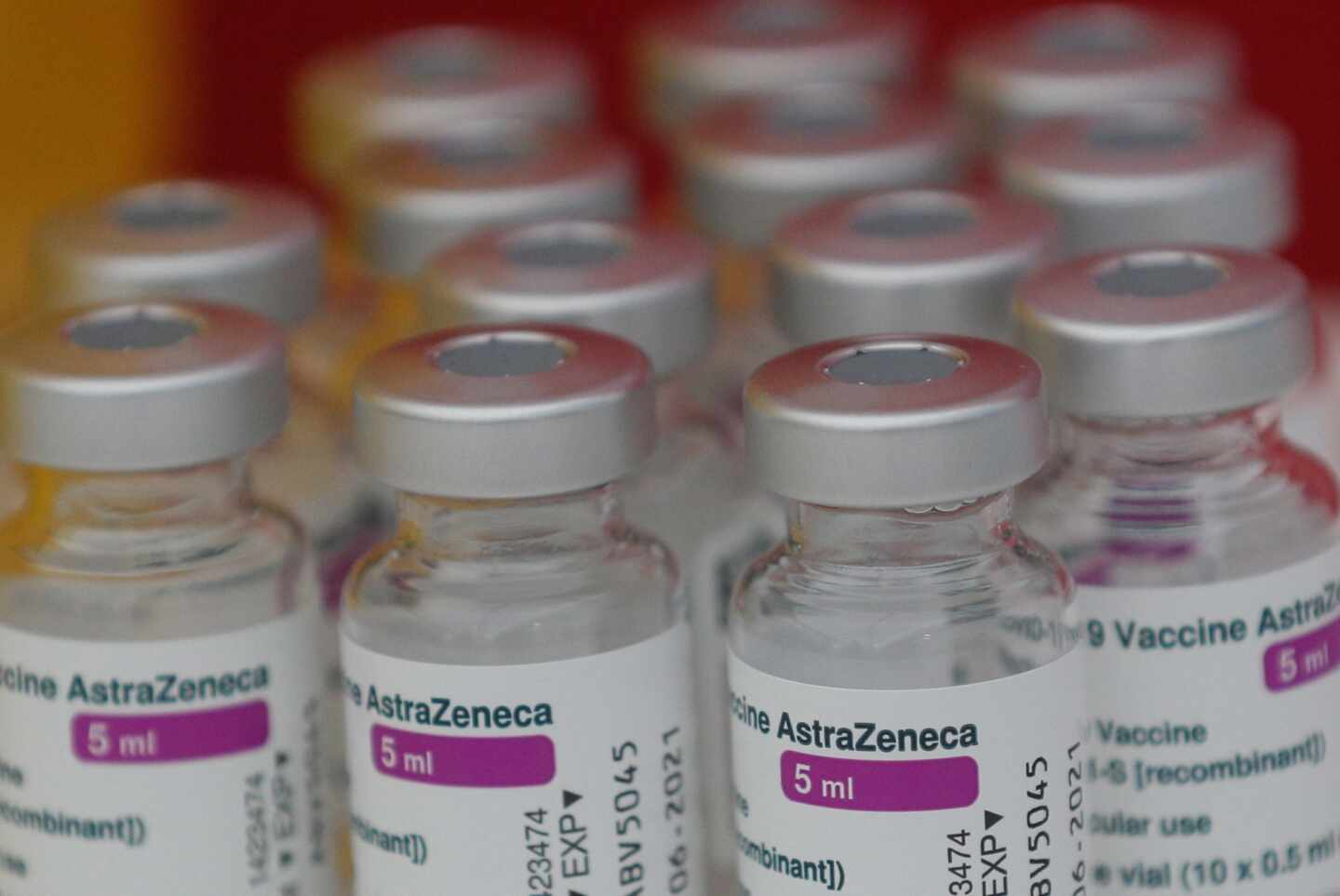 AstraZeneca anuncia avances de su tratamiento contra síntomas del Covid-19