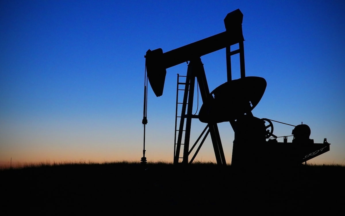 Petróleo Brent se dispara por arriba de los 80 dólares en medio de la crisis energética global