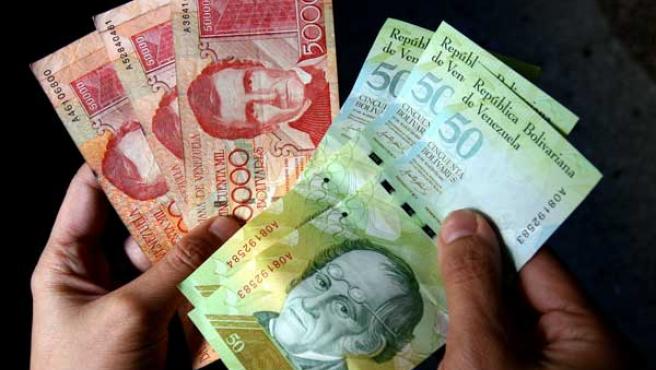 Venezuela elimina 6 ceros a su moneda, disuelta por la hiperinflación