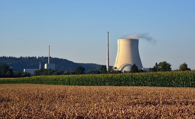 Reino Unido quiere que los consumidores paguen por adelantado sus nuevas centrales nucleares