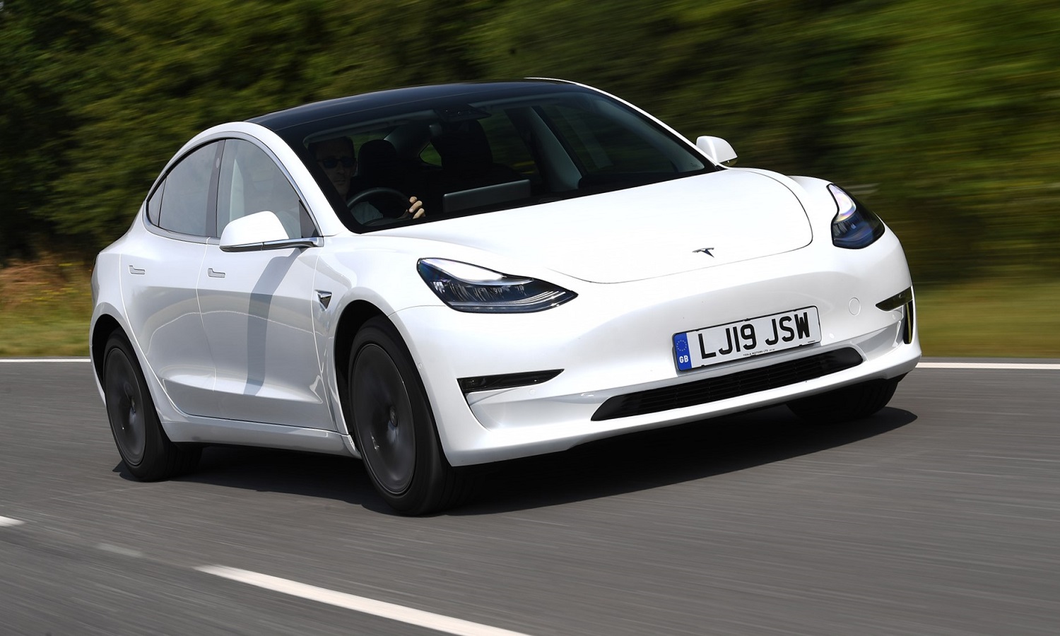 El Tesla Model 3 se convierte en el auto más vendido de Europa; primera vez que un eléctrico es el número 1 en ventas