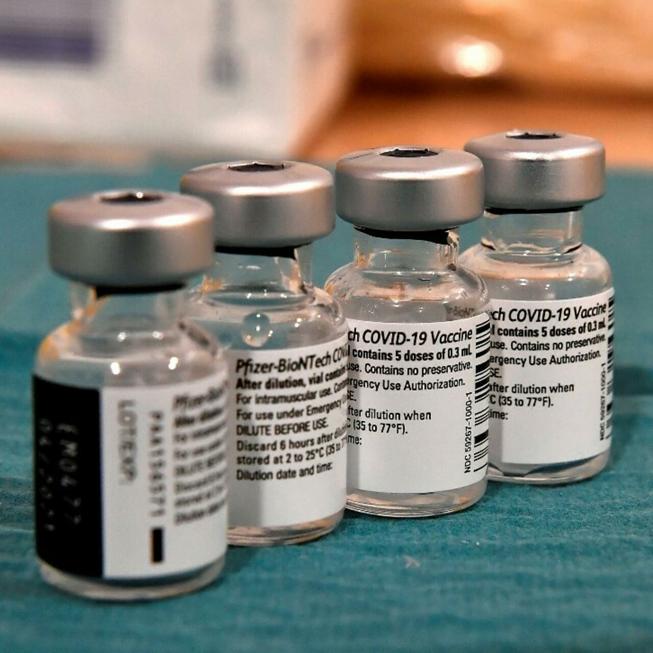 Proponen cárcel por 25 años a quien falsifique vacunas vs Covid