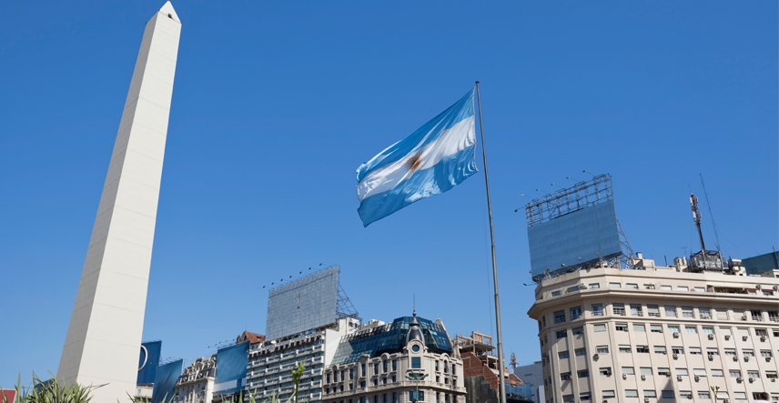 Argentina subirá las tarifas de energía eléctrica y gas en un 20% para reducir su déficit fiscal