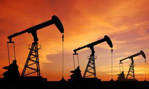 Petróleo baja más de 1.20 dólares por incertidumbre sobre Ómicron en la demanda