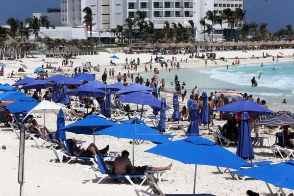 Caribe mexicano prevé recibir 1.3 millones de turistas por temporada vacacional decembrina