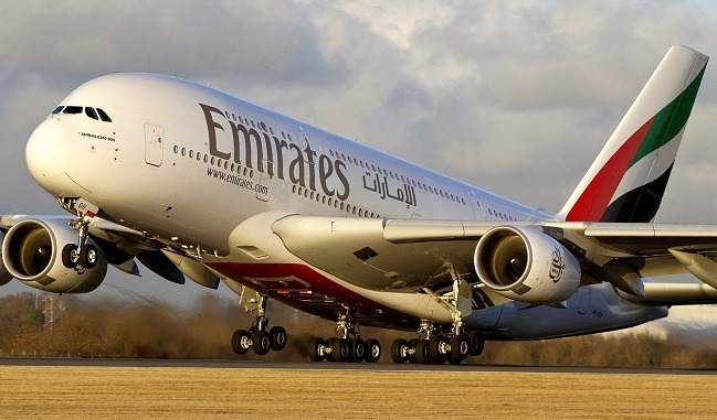 Emirates suspende sus vuelos hacia 9 aeropuertos de EU tras freno a despliegue de red 5G