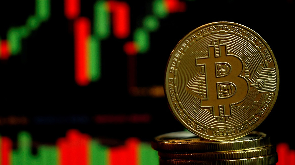 Precio del bitcoin cae casi 9% y toca mínimo de 6 meses