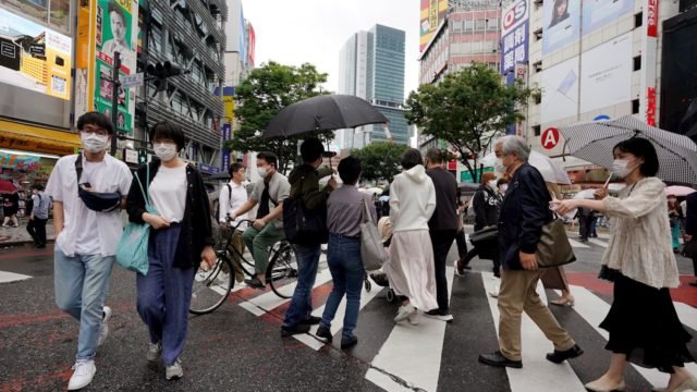 Japón reduce las restricciones fronterizas por Covid-19 para estudiantes y trabajadores extranjeros