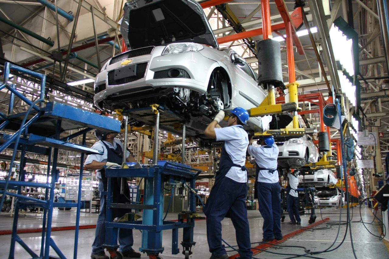 Exportaciones automotrices mexicanas rompen récord en agosto
