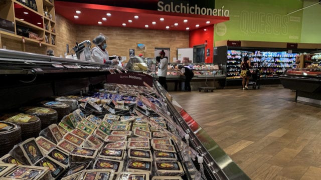 Ventas de supermercados y departamentales crecen 10% en octubre