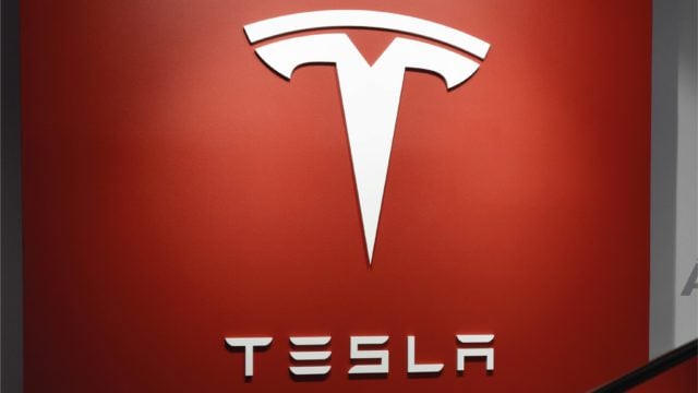 Tesla cierra su sala de exposición más importante en China