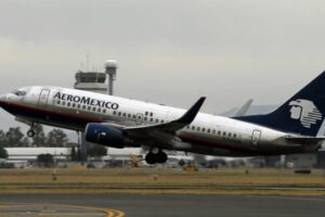 Llegada de turistas extranjeros a México por avión creció 46% en 2022