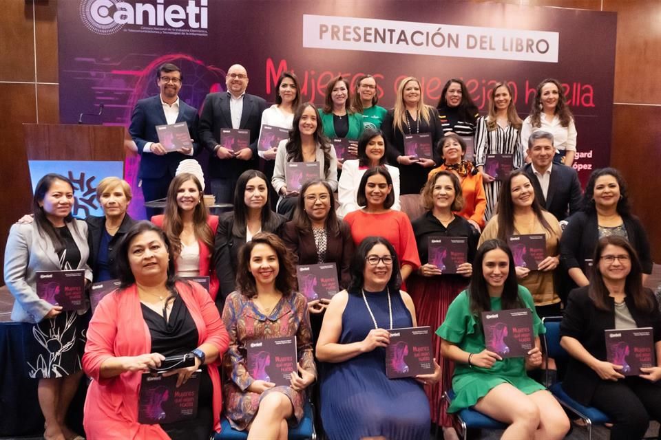 Difunden legado femenino en industria tecnológica de Jalisco