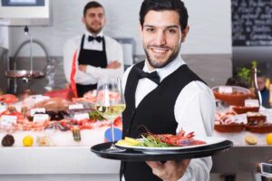 Industria restaurantera se recupera lentamente, aún hay pocos empleos