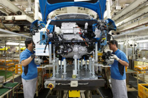 Industria de autopartes registra en marzo récord en producción y nivel de empleos