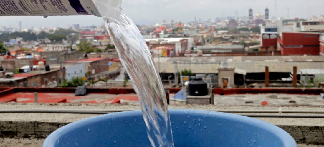 Industria ve riesgo de quedarse sin agua ante aumento de consumo doméstico por ola de calor